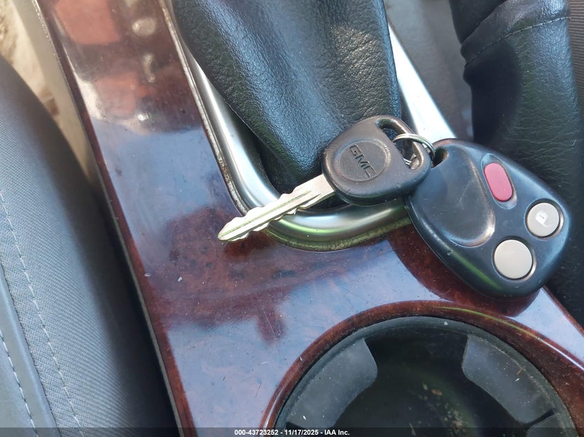 2007 GMC Envoy Slt VIN: 1GKDS13SX72135472 Lot: 43723252