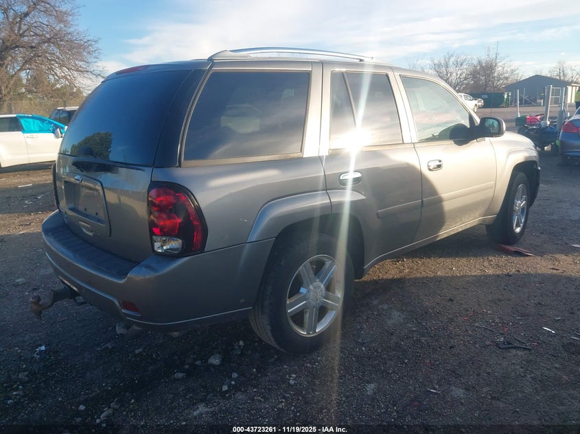1GNDT13S582259814 2008 CHEVROLET TRAILBLAZER photo no. 4