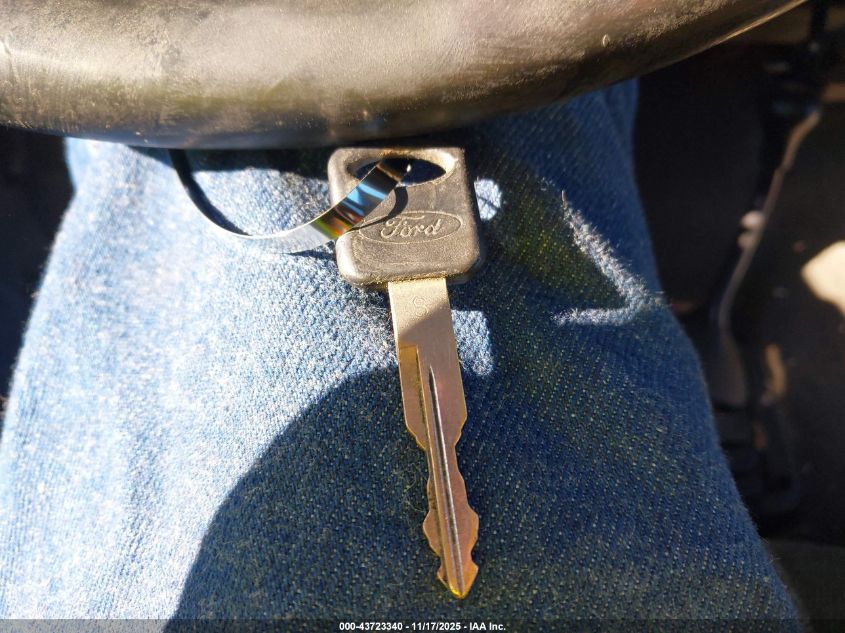 2002 Ford F-250 Lariat/Xl/Xlt VIN: 1FTNW21L42EA63438 Lot: 43723340