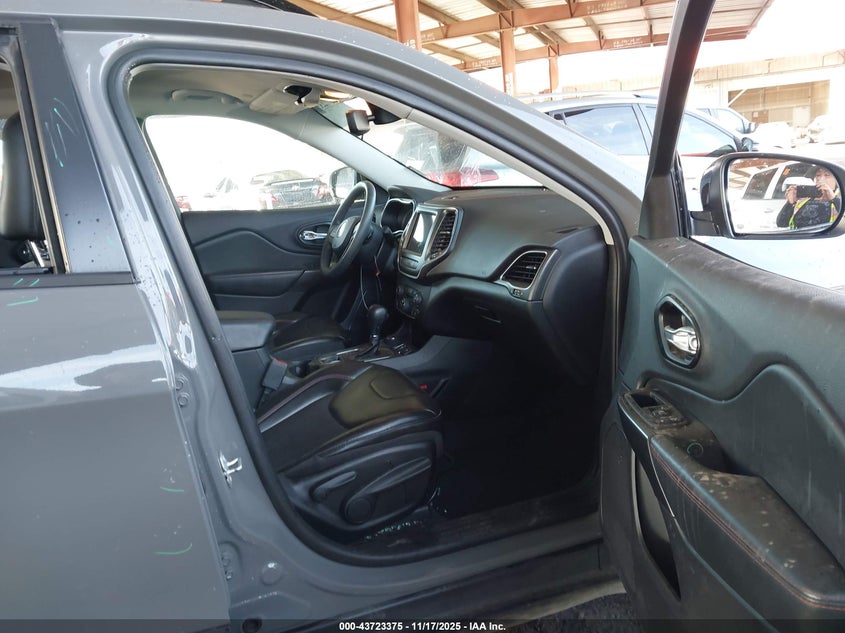VIN 1C4PJMBX7ND556318 2022 JEEP CHEROKEE TRAILHAWK 4X4