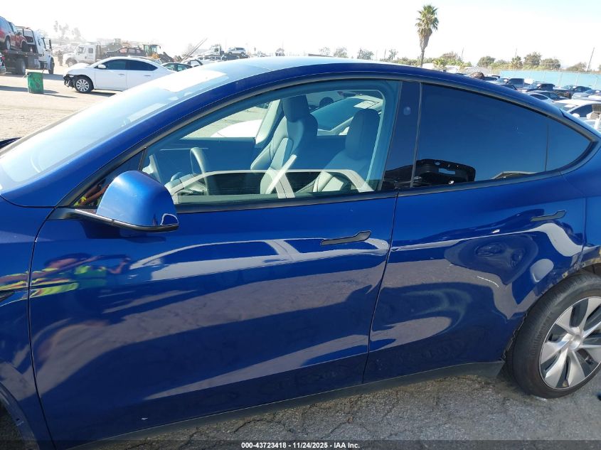 2024 Tesla Model Y Long Range Dual Motor All-Wheel Drive VIN: 7SAYGAEE8RF009832 Lot: 43723418