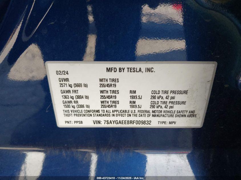2024 Tesla Model Y Long Range Dual Motor All-Wheel Drive VIN: 7SAYGAEE8RF009832 Lot: 43723418