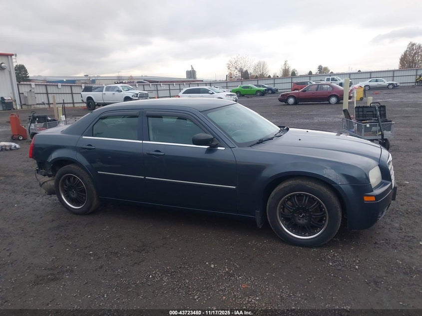 2007 Chrysler 300 VIN: 2C3KA43RX7H715787 Lot: 43723480