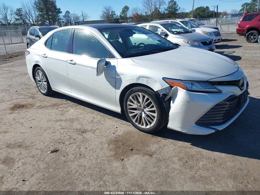 TOYOTA CAMRY XLE