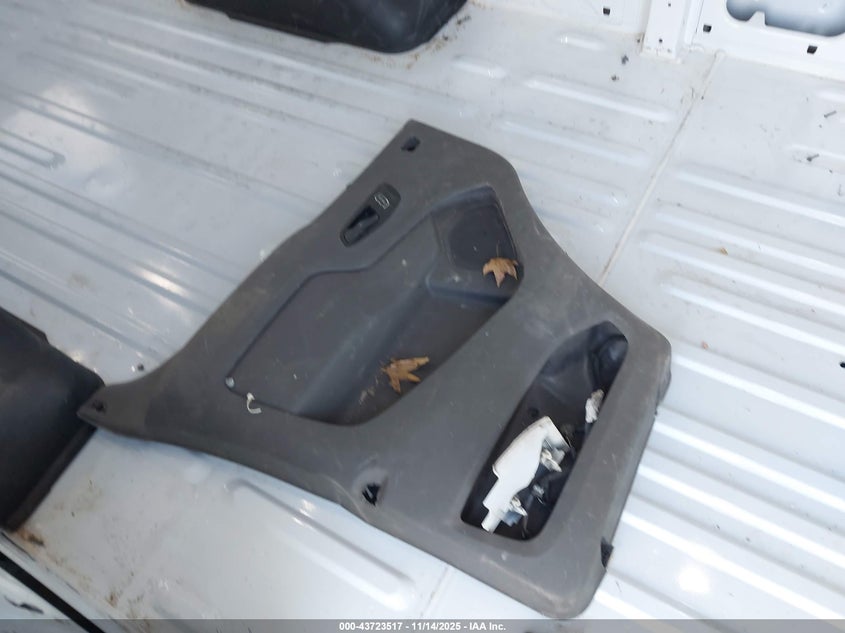 2022 Ford Transit-350 Cargo Van VIN: 1FTRU8XG8NKA18822 Lot: 43723517