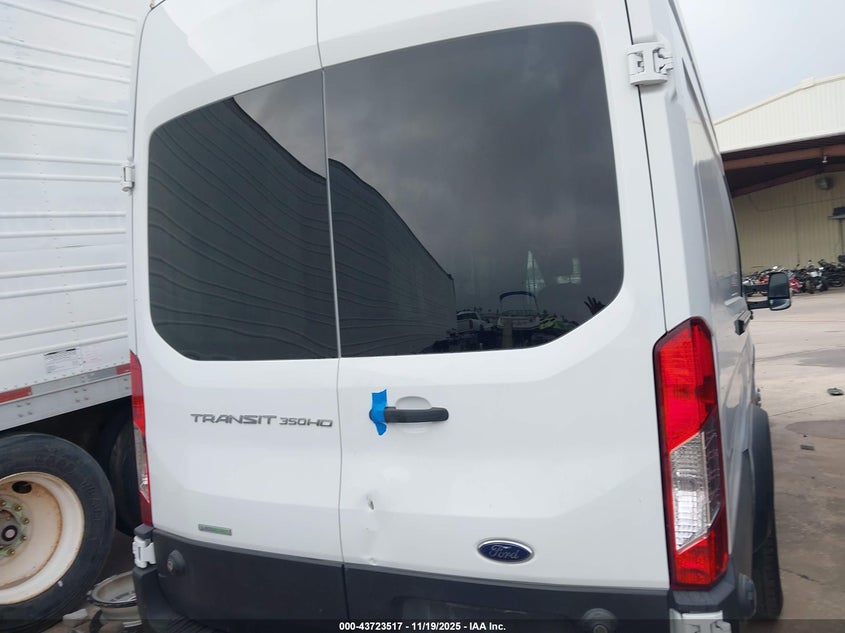 2022 Ford Transit-350 Cargo Van VIN: 1FTRU8XG8NKA18822 Lot: 43723517