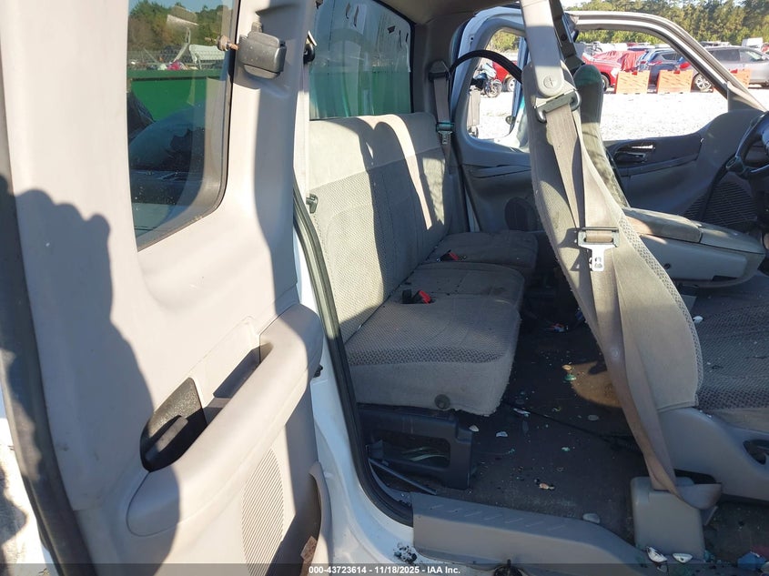 1999 Ford F-150 Lariat/Work Series/Xl/Xlt VIN: 1FTRX17W5XNB78745 Lot: 43723614