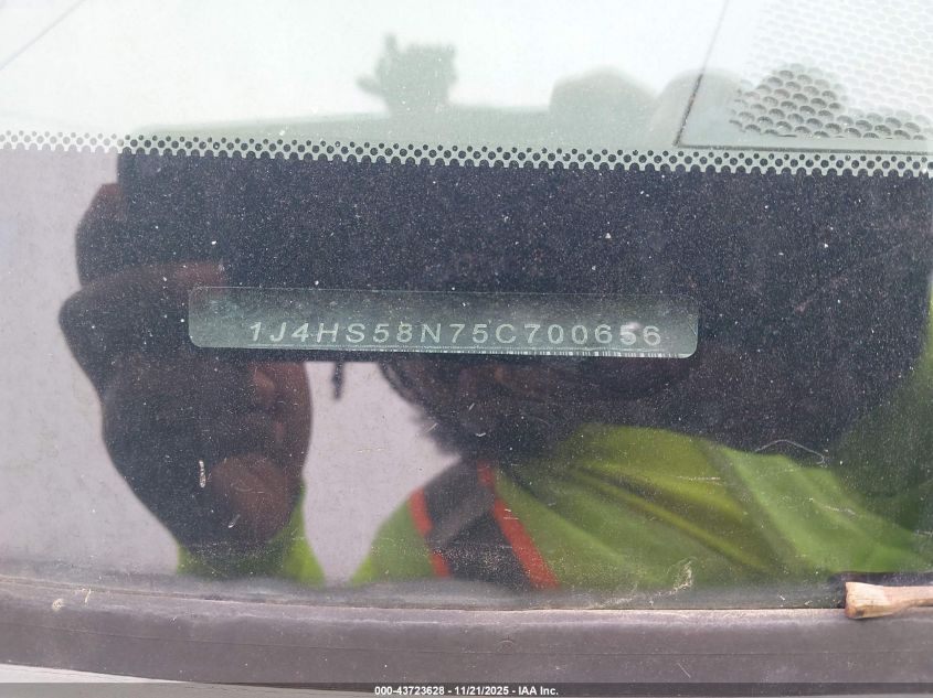 2005 Jeep Grand Cherokee Limited VIN: 1J4HS58N75C700656 Lot: 43723628