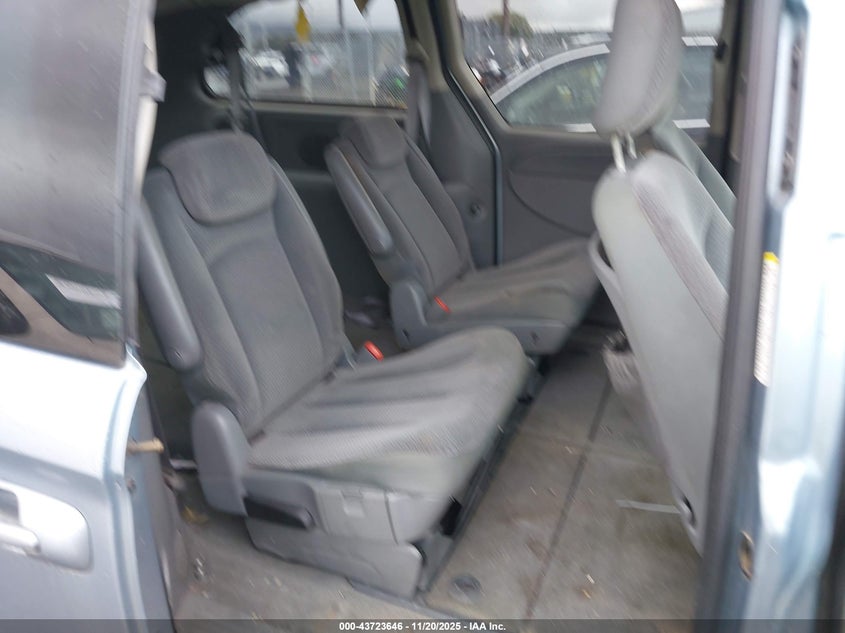 2005 Dodge Grand Caravan Sxt VIN: 2D4GP44L75R480799 Lot: 43723646