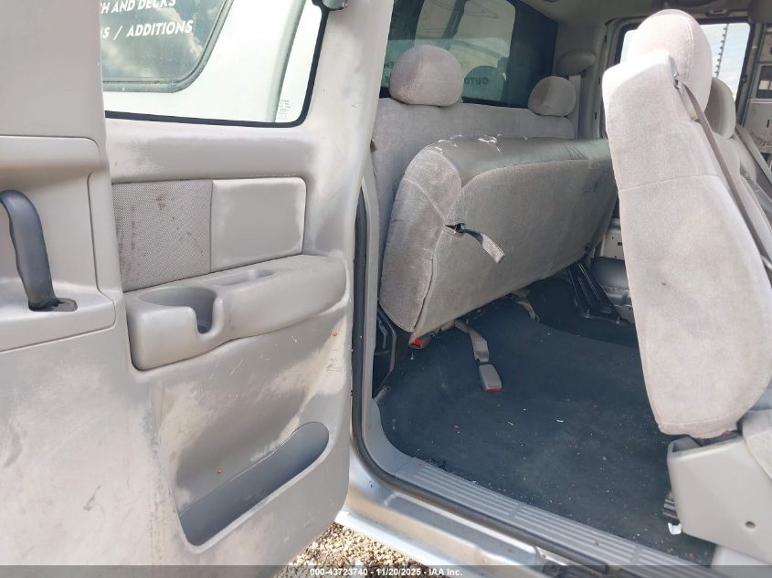 2000 Chevrolet Silverado 1500 Ls VIN: 2GCEC19T9Y1294644 Lot: 43723740