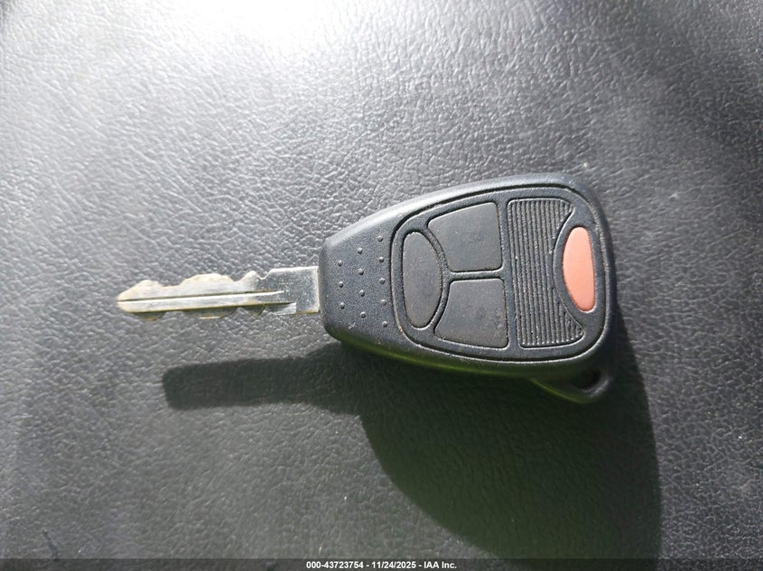 2005 Chrysler 300 VIN: 2C3AA43R25H134227 Lot: 43723754