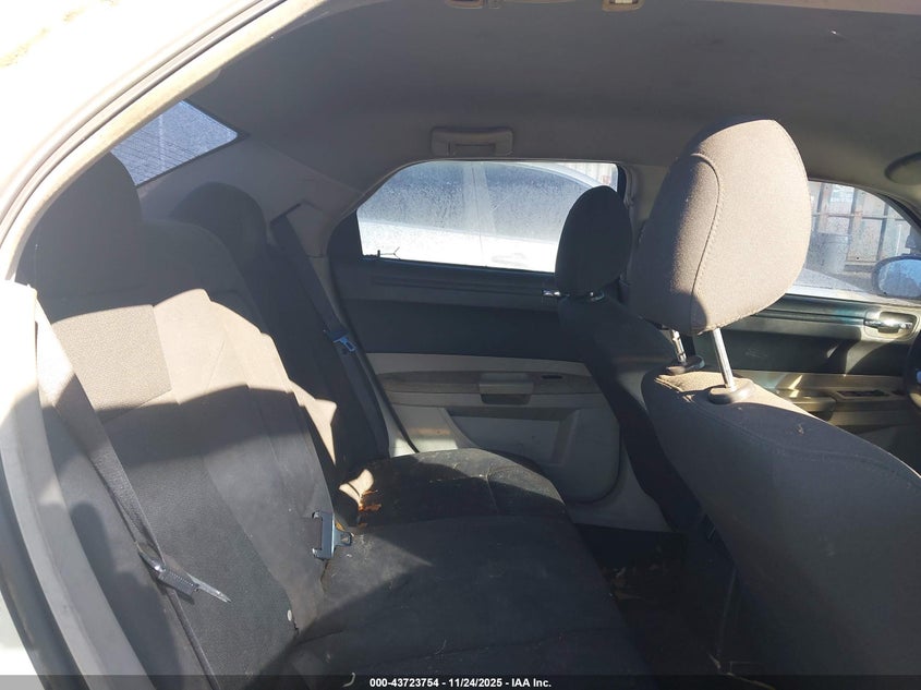 2005 Chrysler 300 VIN: 2C3AA43R25H134227 Lot: 43723754