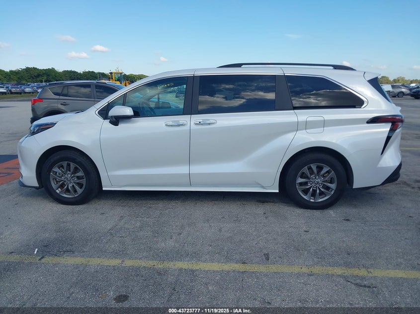 5TDYRKECXSS238493 2025 TOYOTA SIENNA photo no. 13