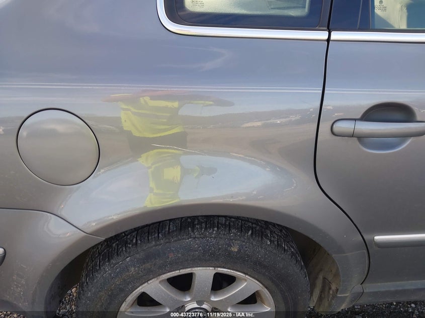 2003 Volkswagen Passat Gls V6 VIN: WVWPH63B33P358521 Lot: 43723776