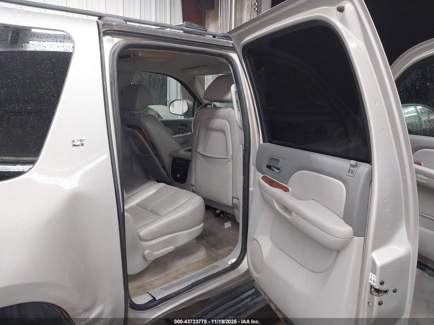 2007 Chevrolet Suburban 1500 Lt VIN: 3GNFC16097G160454 Lot: 43723778