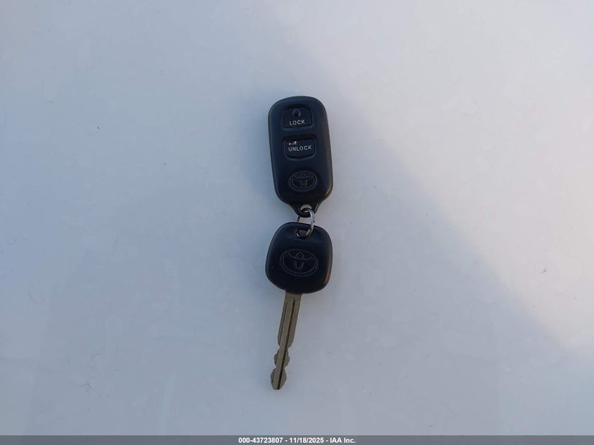 2000 Toyota Camry Solara Sle V6 VIN: 2T1CF28P6YC321986 Lot: 43723807