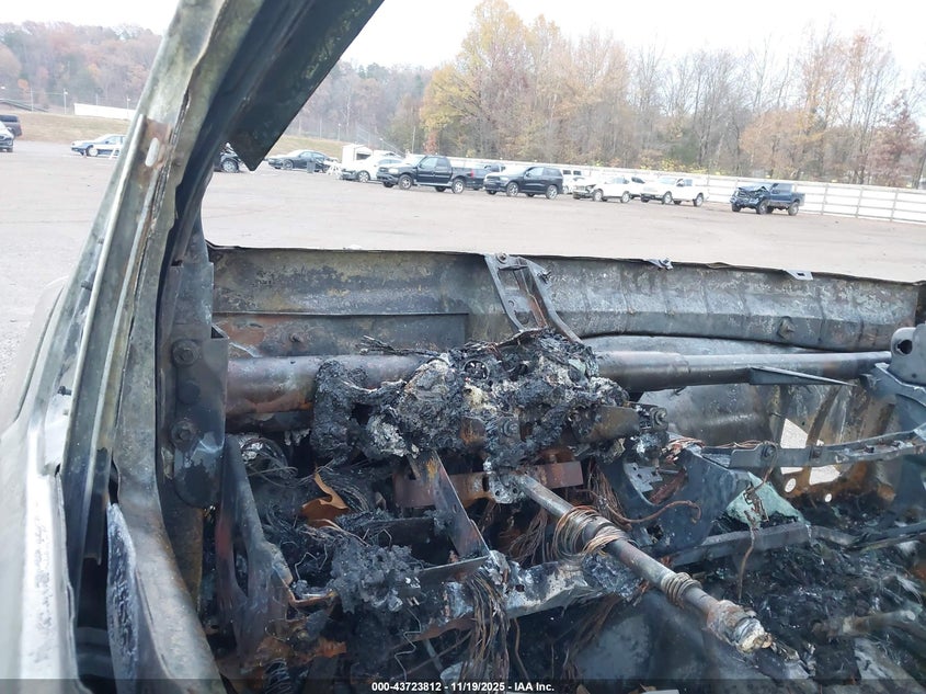 2000 Ford F-350 Lariat/Xl/Xlt VIN: 1FTWX33F0YEB38322 Lot: 43723812