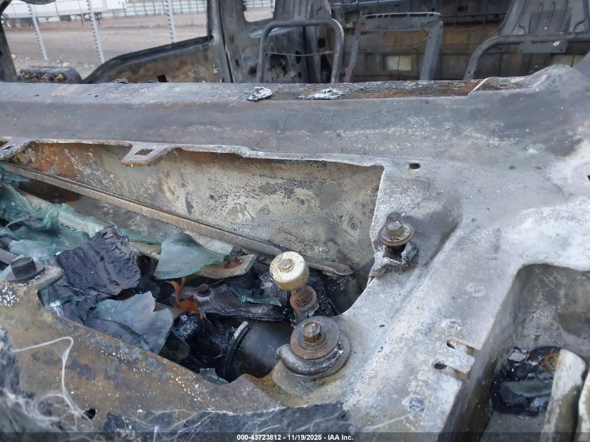 2000 Ford F-350 Lariat/Xl/Xlt VIN: 1FTWX33F0YEB38322 Lot: 43723812