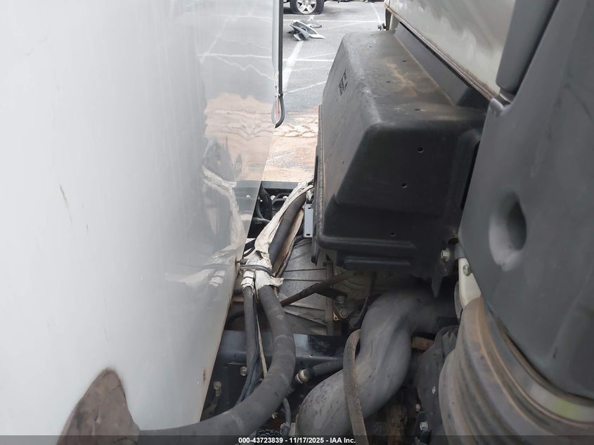 2016 Isuzu Npr Gas Reg VIN: 54DB4W1B0GS806883 Lot: 43723839