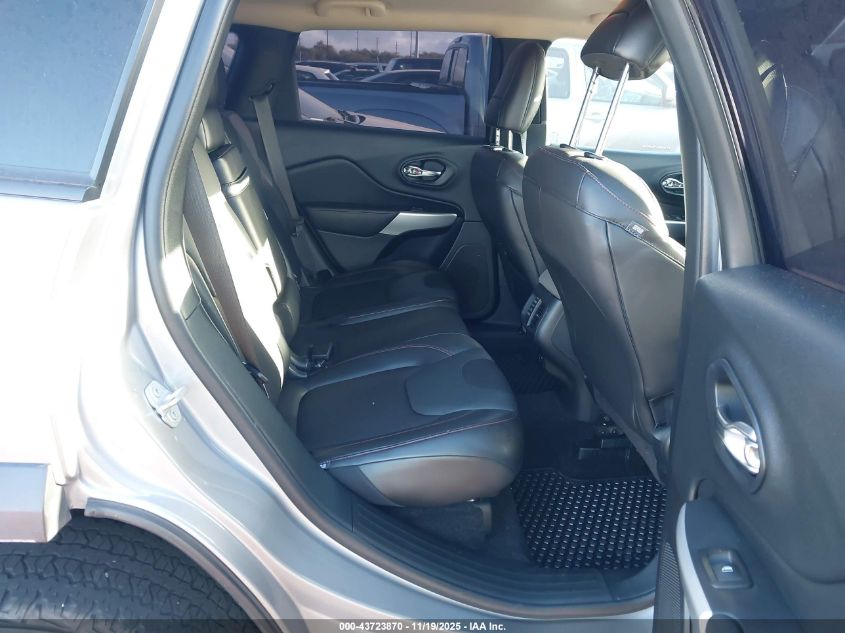 2018 Jeep Cherokee Trailhawk 4X4 VIN: 1C4PJMBX3JD569688 Lot: 43723870