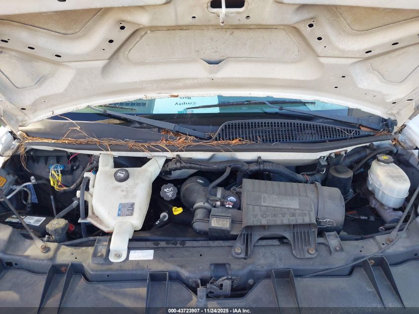 2011 Chevrolet Express Cutaway Work Van VIN: 1GB0G2BA8B1116755 Lot: 43723907