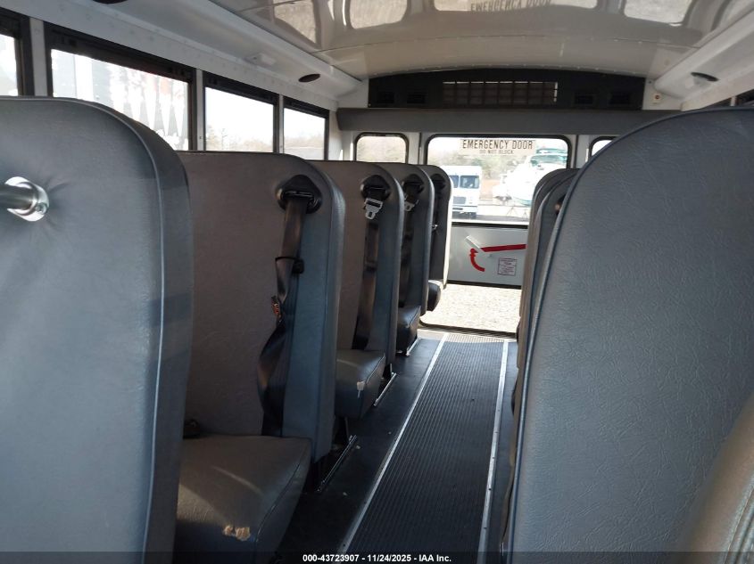 2011 Chevrolet Express Cutaway Work Van VIN: 1GB0G2BA8B1116755 Lot: 43723907