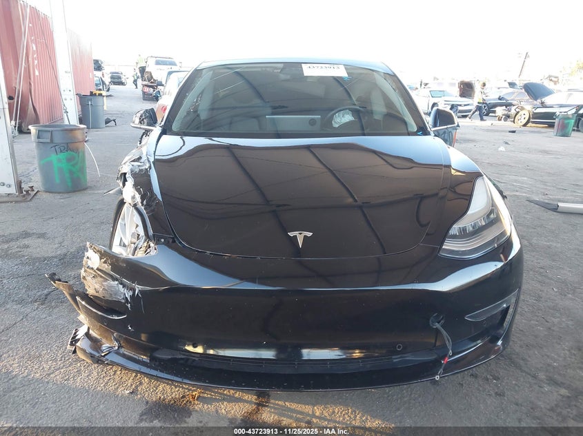 2018 Tesla Model 3 Long Range/Performance VIN: 5YJ3E1EB4JF184747 Lot: 43723913