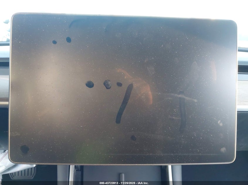 2018 Tesla Model 3 Long Range/Performance VIN: 5YJ3E1EB4JF184747 Lot: 43723913