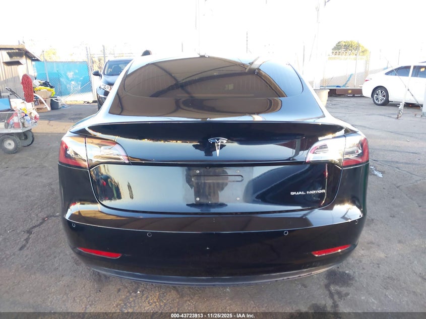 2018 Tesla Model 3 Long Range/Performance VIN: 5YJ3E1EB4JF184747 Lot: 43723913