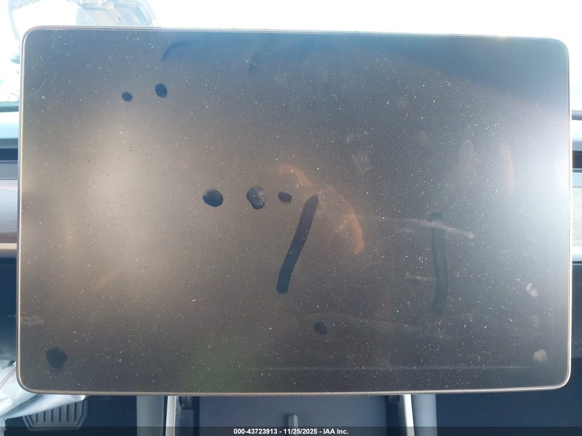 2018 Tesla Model 3 Long Range/Performance VIN: 5YJ3E1EB4JF184747 Lot: 43723913