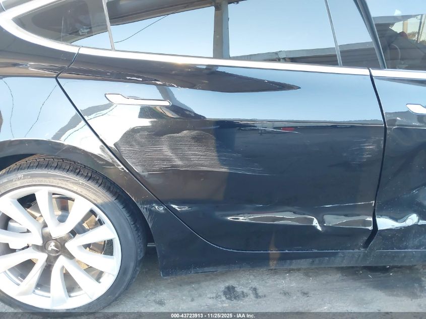 2018 Tesla Model 3 Long Range/Performance VIN: 5YJ3E1EB4JF184747 Lot: 43723913