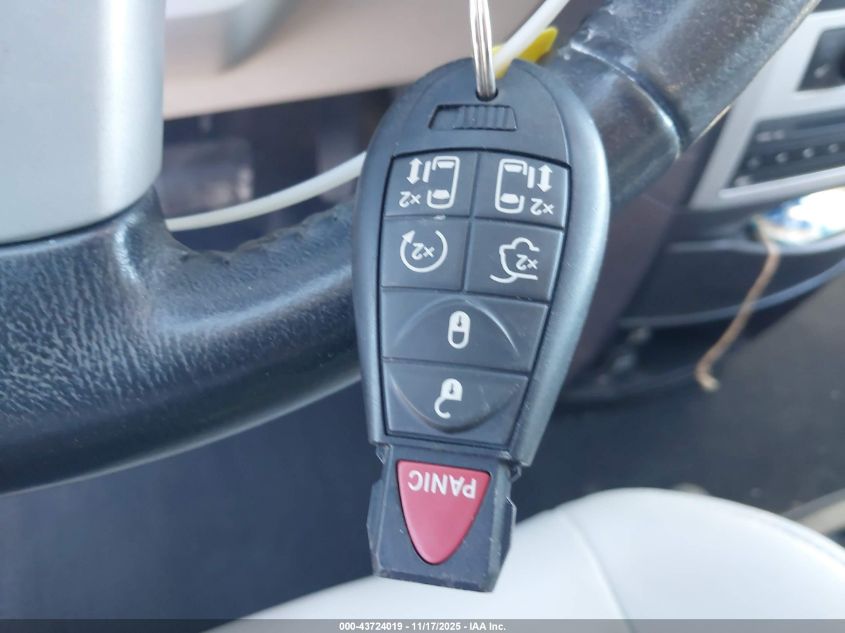 2010 Chrysler Town & Country Touring VIN: 2A4RR5D15AR286734 Lot: 43724019