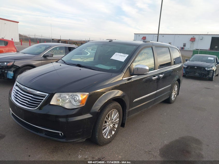 2A4RR6DG5BR745871 2011 CHRYSLER TOWN & COUNTRY photo no. 2