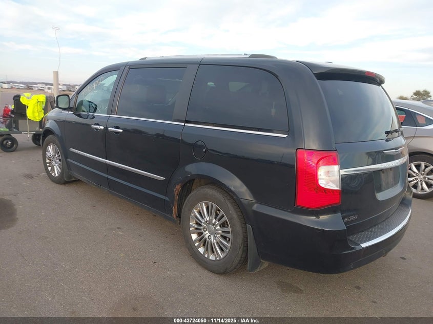 2A4RR6DG5BR745871 2011 CHRYSLER TOWN & COUNTRY photo no. 3