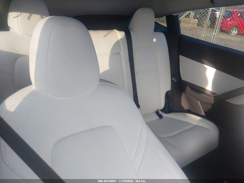 2021 Tesla Model Y Long Range Dual Motor All-Wheel Drive VIN: 5YJYGDEE7MF122906 Lot: 43724057