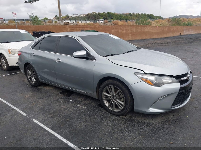 TOYOTA CAMRY SE