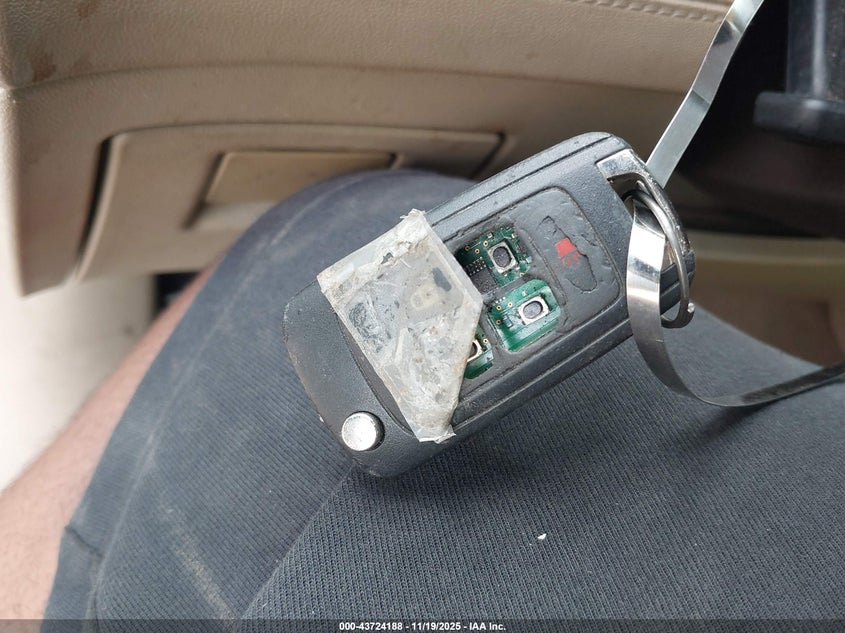 2013 Buick Lacrosse Leather Group VIN: 1G4GC5E35DF184551 Lot: 43724188