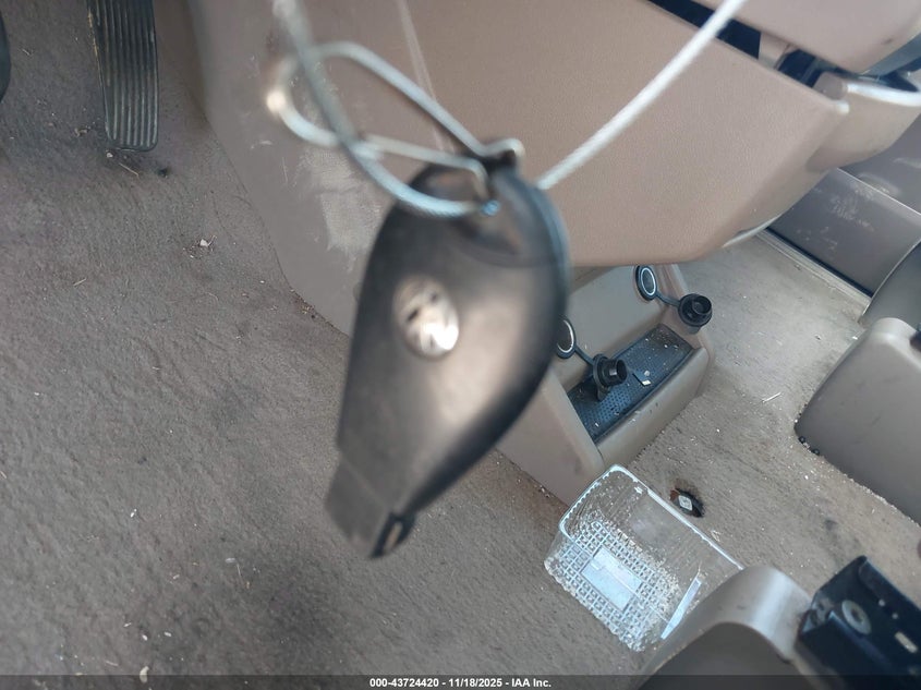 2012 Volkswagen Routan Se VIN: 2C4RVABG1CR127603 Lot: 43724420