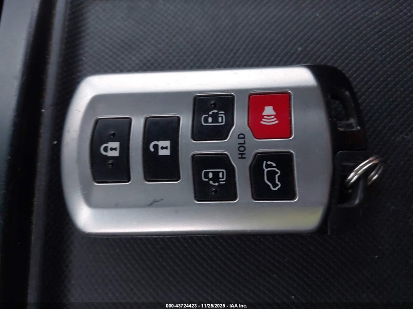 2015 Toyota Sienna Xle 7 Passenger VIN: 5TDDK3DC5FS122764 Lot: 43724423