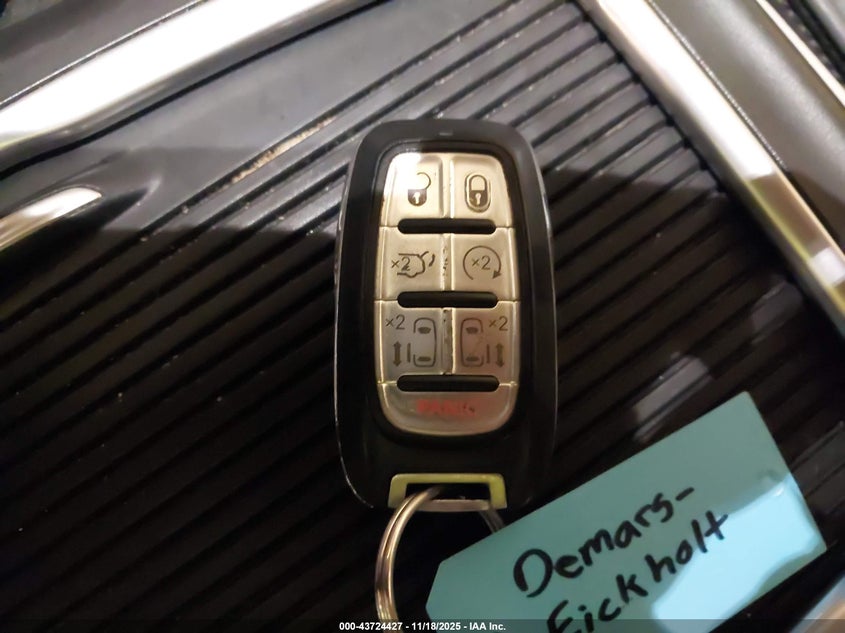 2020 Chrysler Pacifica Limited VIN: 2C4RC1GG5LR120927 Lot: 43724427