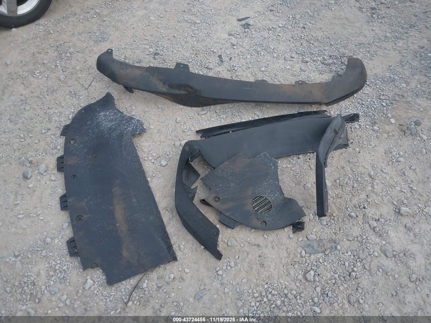 2026 Tesla Model Y Long Range Dual Motor All-Wheel Drive/Long Range Launch Series VIN: 7SAYGDEE8TA391947 Lot: 43724455