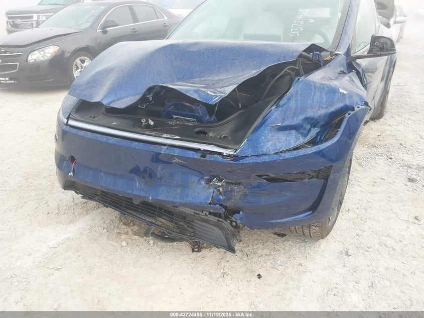 2026 Tesla Model Y Long Range Dual Motor All-Wheel Drive/Long Range Launch Series VIN: 7SAYGDEE8TA391947 Lot: 43724455