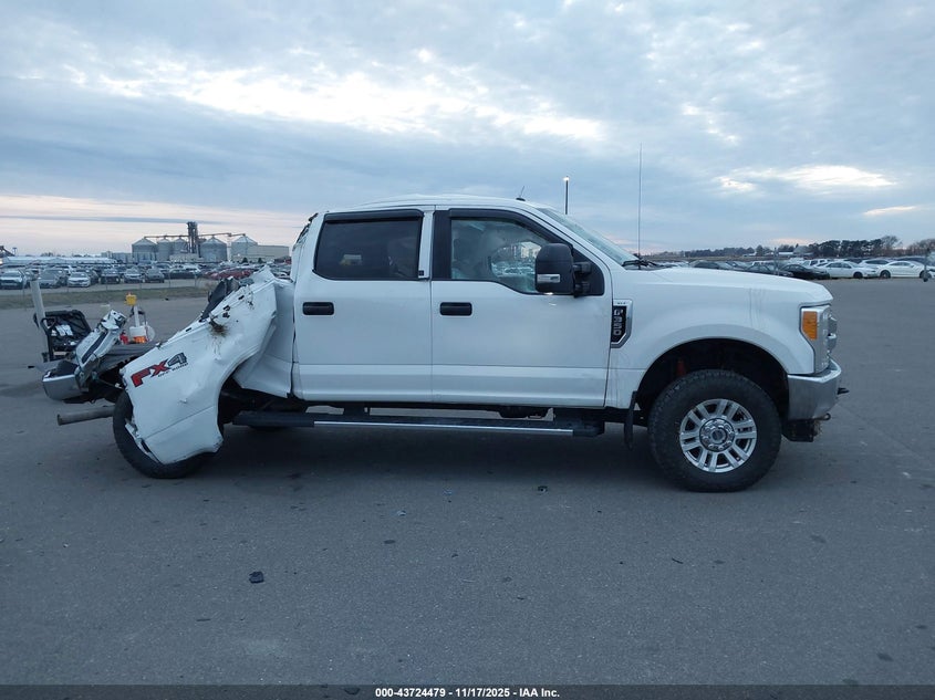 2017 Ford F-350 Xlt VIN: 1FT8W3B68HED42332 Lot: 43724479