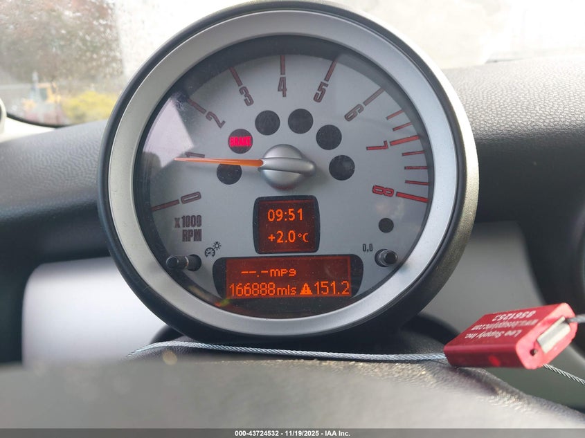 2008 Mini Cooper VIN: WMWMF33558TU64594 Lot: 43724532