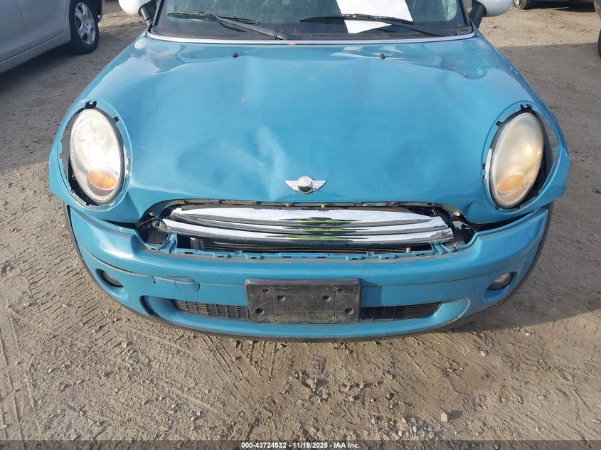 2008 Mini Cooper VIN: WMWMF33558TU64594 Lot: 43724532