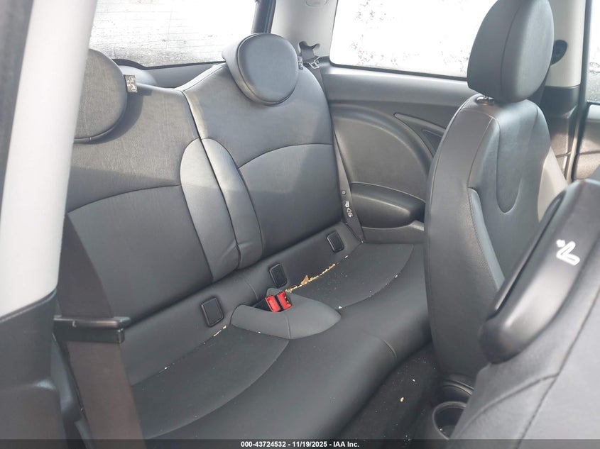 2008 Mini Cooper VIN: WMWMF33558TU64594 Lot: 43724532