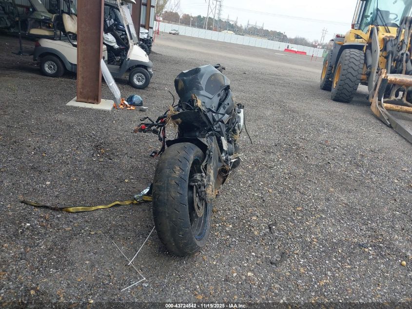 2025 Kawasaki Zx636 K VIN: JKBZXJJ19SA018113 Lot: 43724542