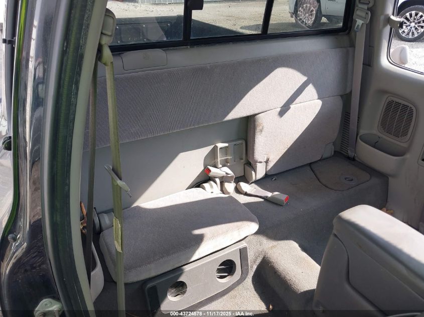 2002 Toyota Tacoma VIN: 5TEVL52N42Z094633 Lot: 43724578