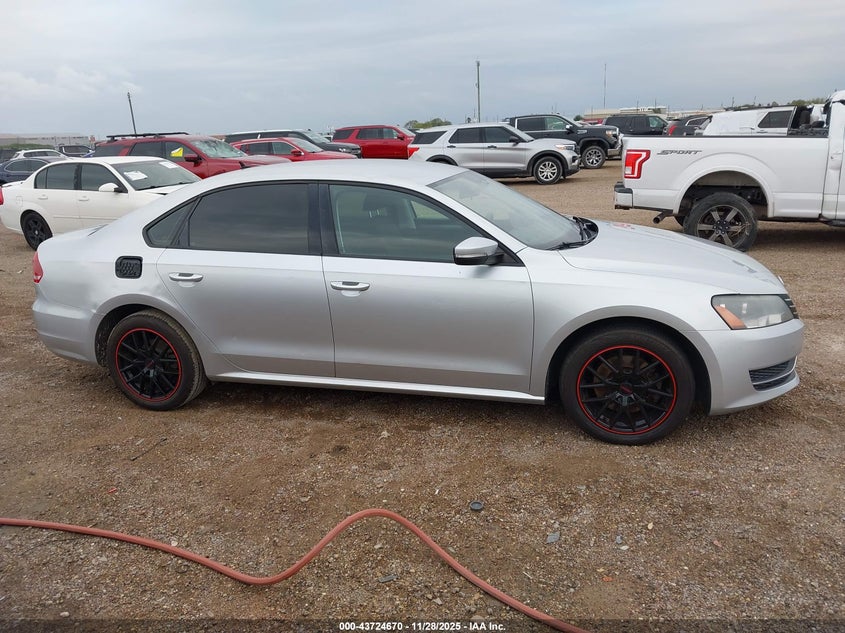 2014 Volkswagen Passat 2.5L S VIN: 1VWAP7A32EC009982 Lot: 43724670