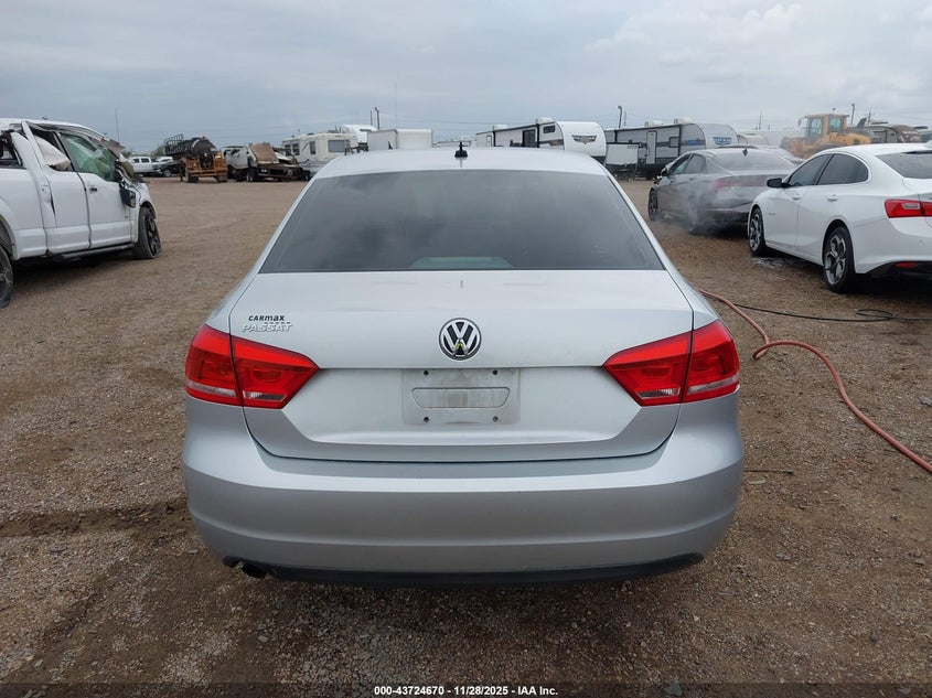 2014 Volkswagen Passat 2.5L S VIN: 1VWAP7A32EC009982 Lot: 43724670